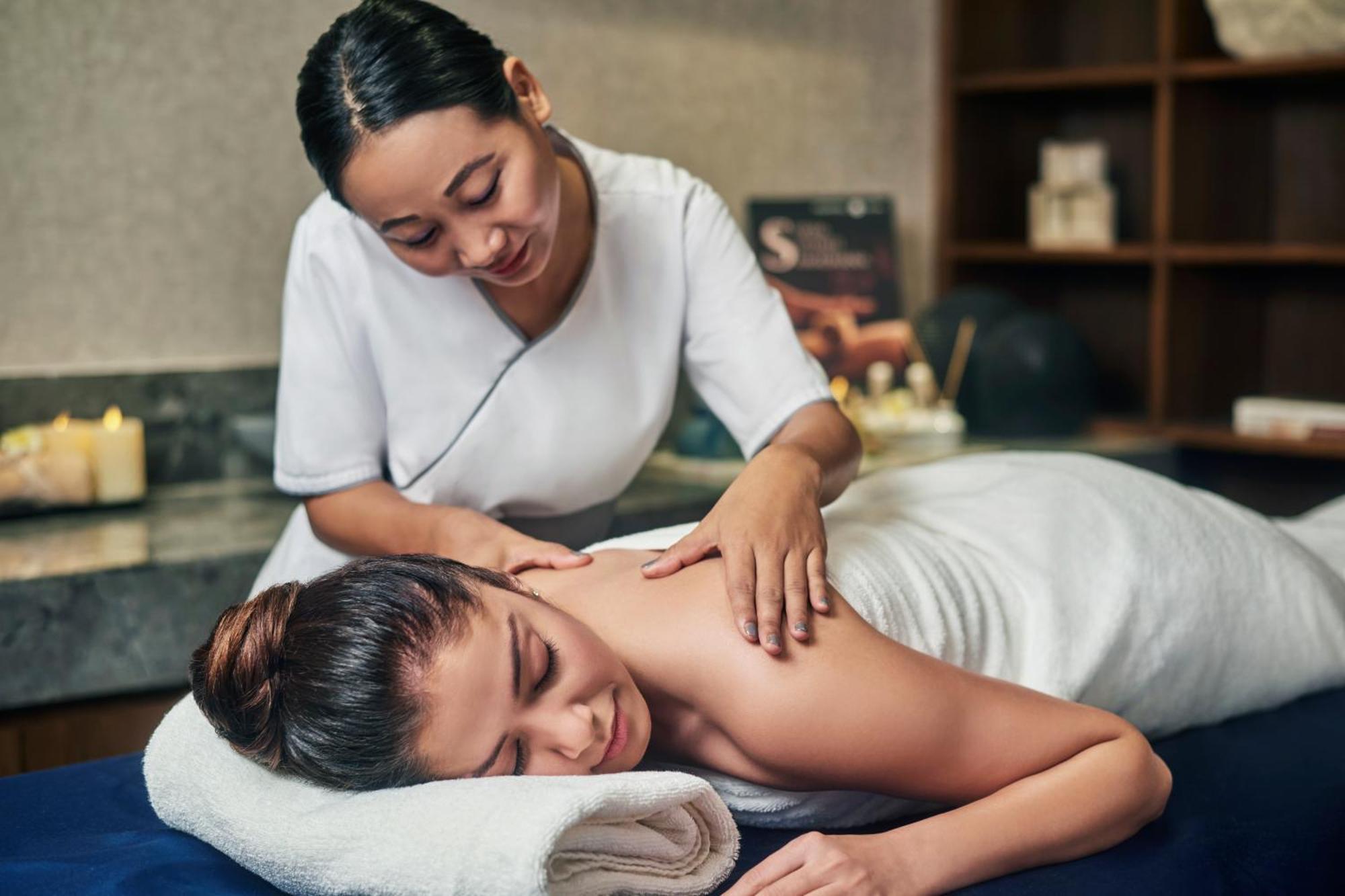Novotel Mumbai International Airport מראה חיצוני תמונה Thai massage